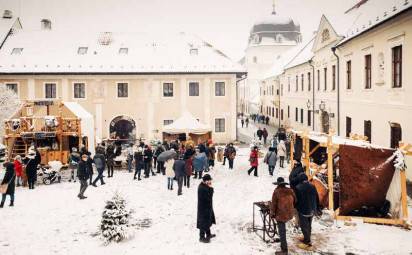 ADVENTNÉ TRHY V TRNAVE MUSÍTE JEDNODUCHO ZAŽIŤ