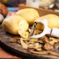 Pečené zemiaky s cviklou a feta syrom 