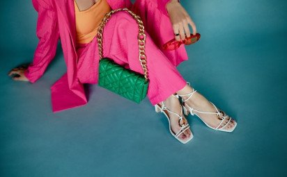 Farebné dámske sandále – ktorý model si vybrať?