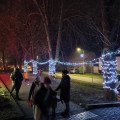 ADVENTNÉ TRHY ODŠTARTUJÚ FOLKLÓROM V ŠPAČINCIACH, KONCERTOM VO VODERADOCH